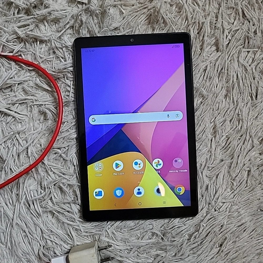 TCL Tab 8 Le 8 HD Tablet Korean Language and X4 32 GB. MSRP $119